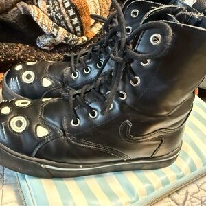 Black Cat Face High-Top Sneakers zippers work great too!